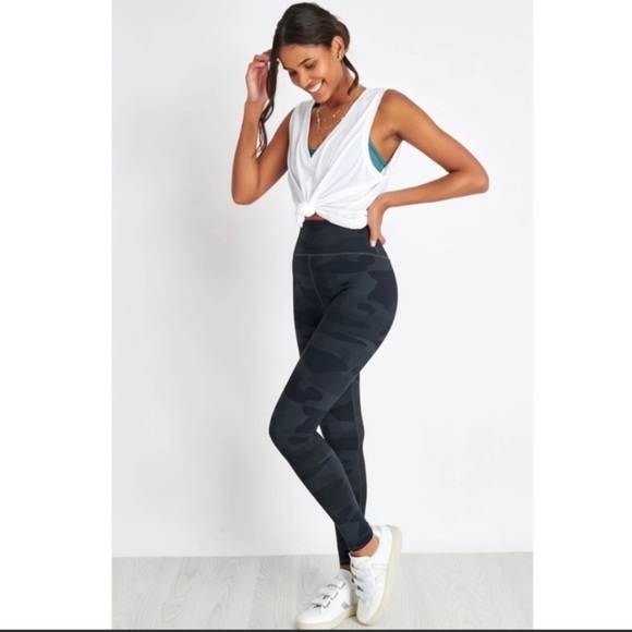 ALO Yoga CAMO High Waist VAPOR Black Gray Full Length Leggings Sz XS - Picture 14 of 16